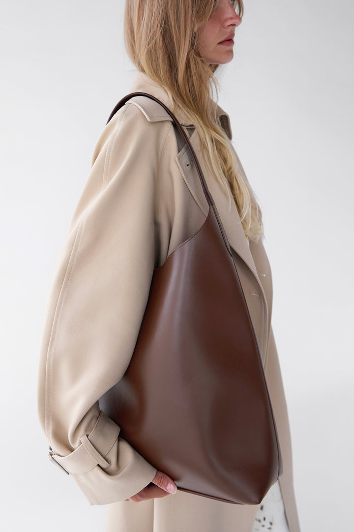 EVERYDAY SHOULDER BAG in Chestnut — alternate angle