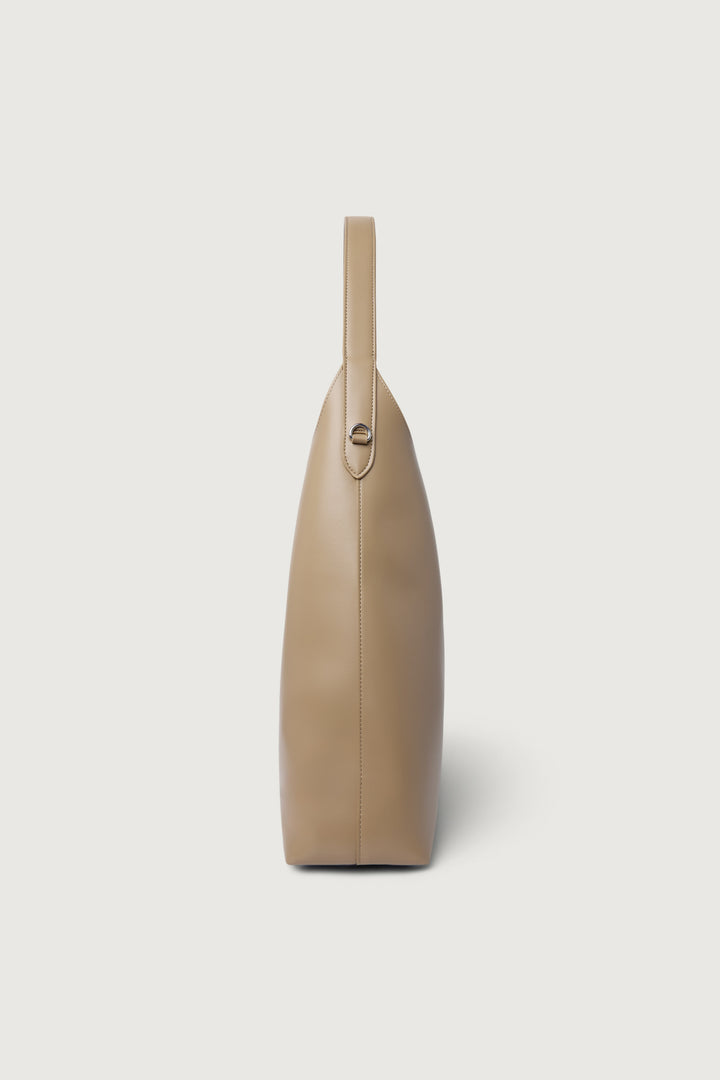 EVERYDAY SHOULDER BAG in Sand — alternate angle