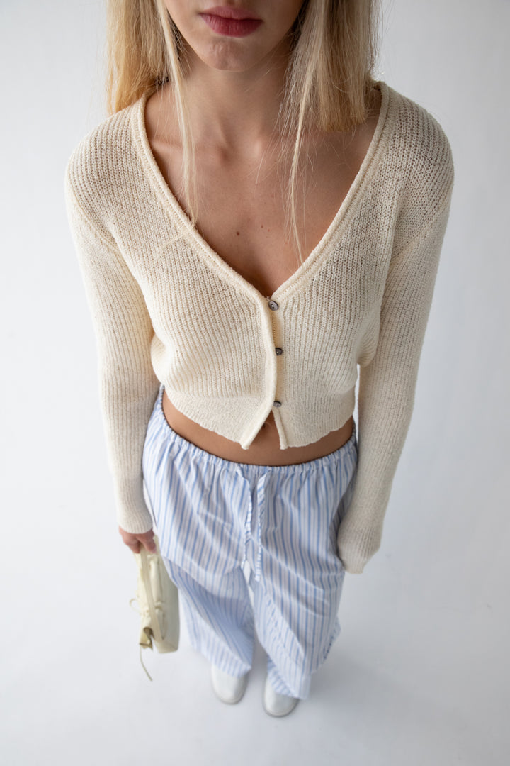 CROPPED LIGHTWEIGHT BUTTON FRONT CARDIGAN in Cream — alternate angle