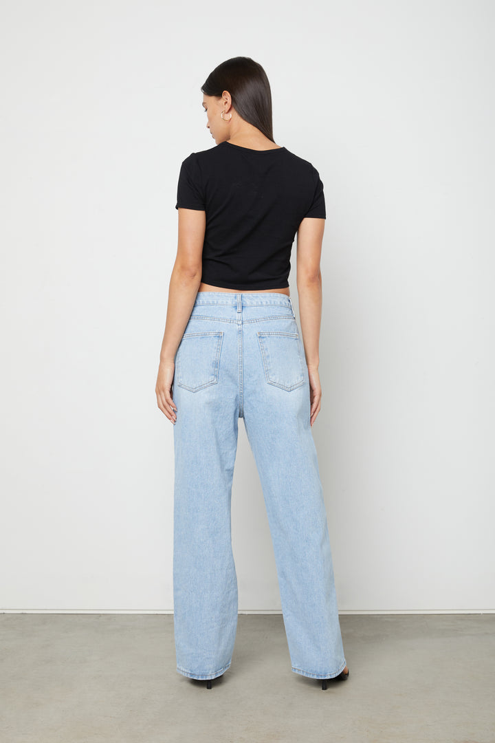 STRAIGHT LEG JEAN WITH CUTOUT