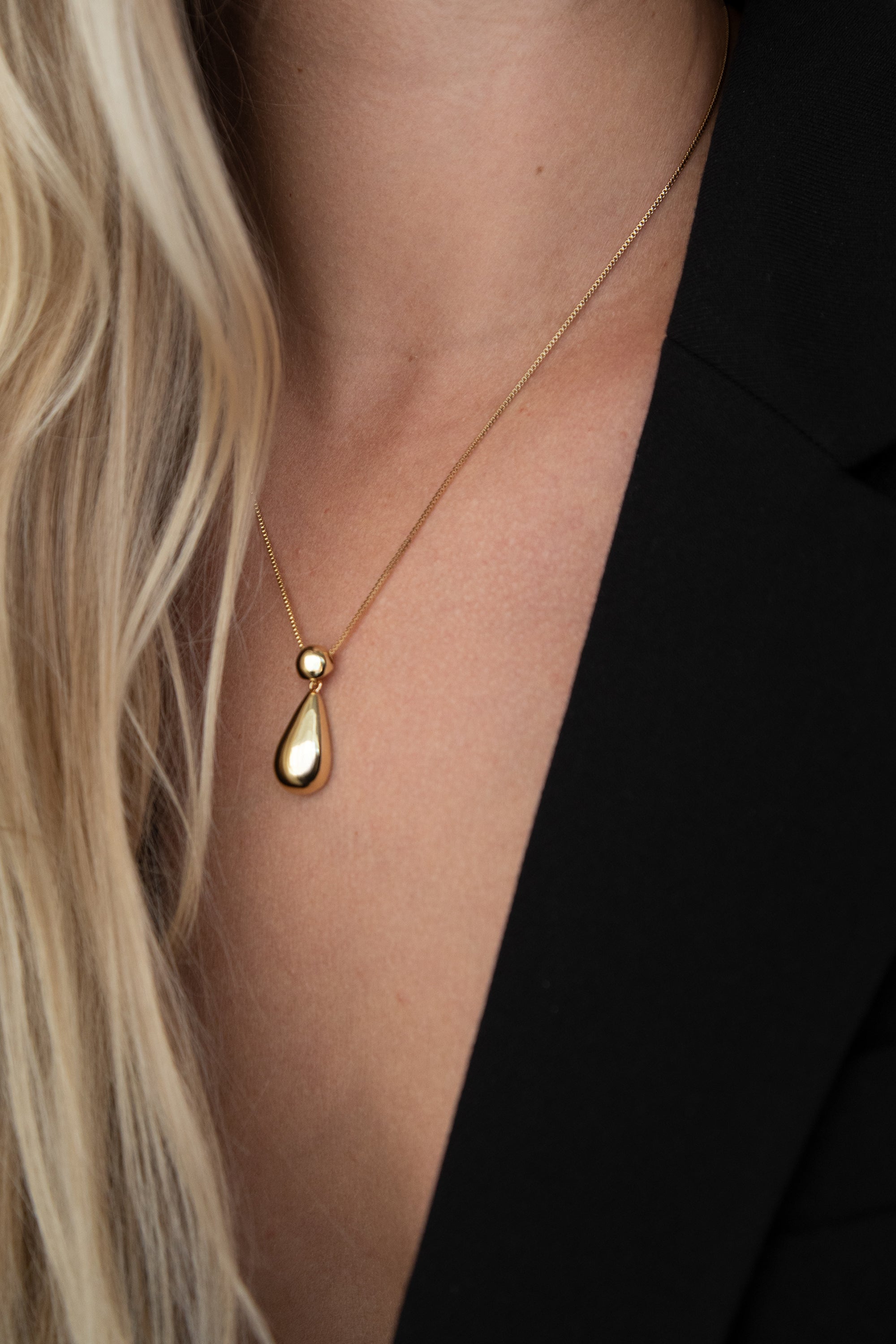 Teardrop Necklace OAK FORT