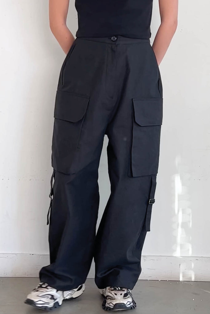 Pant-10855_Black-1_video-