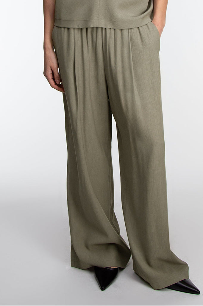 Crinkled Rayon Elastic Waist Pant | + FORT – OAK + FORT