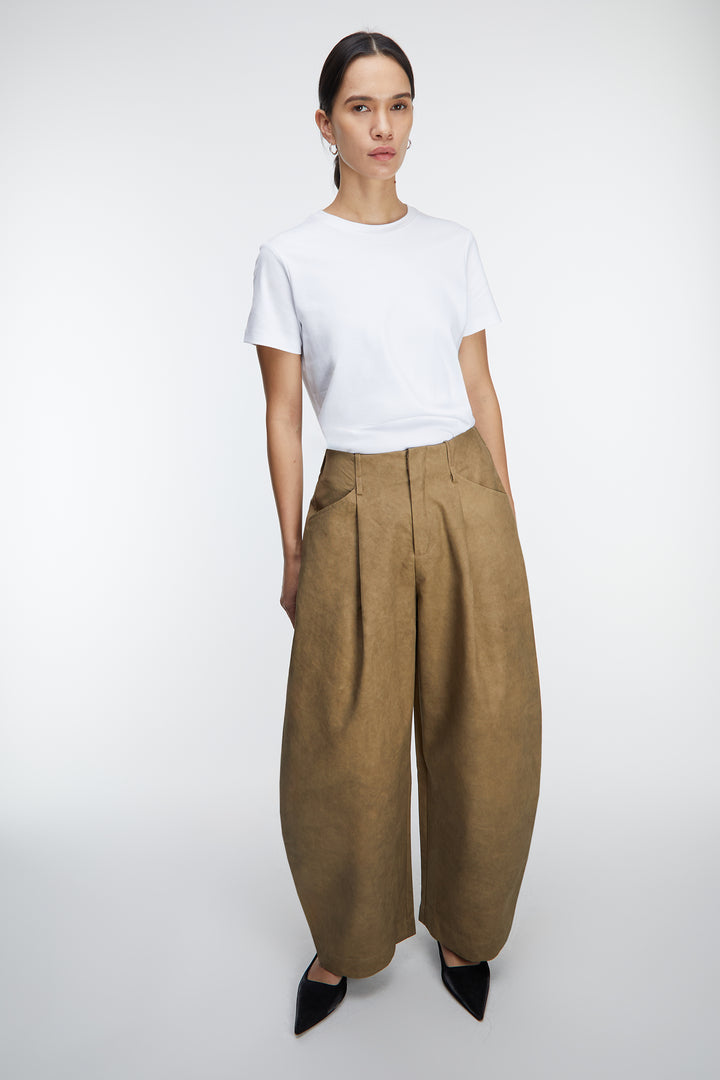 VOLUMINOUS BARREL LEG PANT