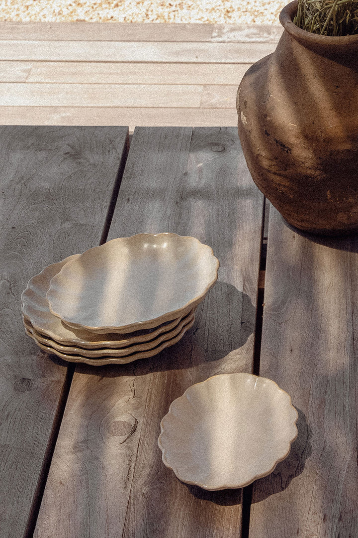 SCALLOPED SALAD PLATE