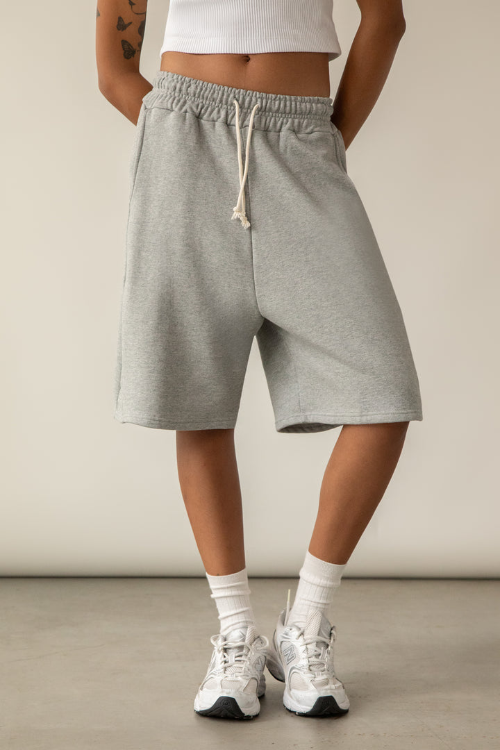 OVERSIZED SWEATSHORTS