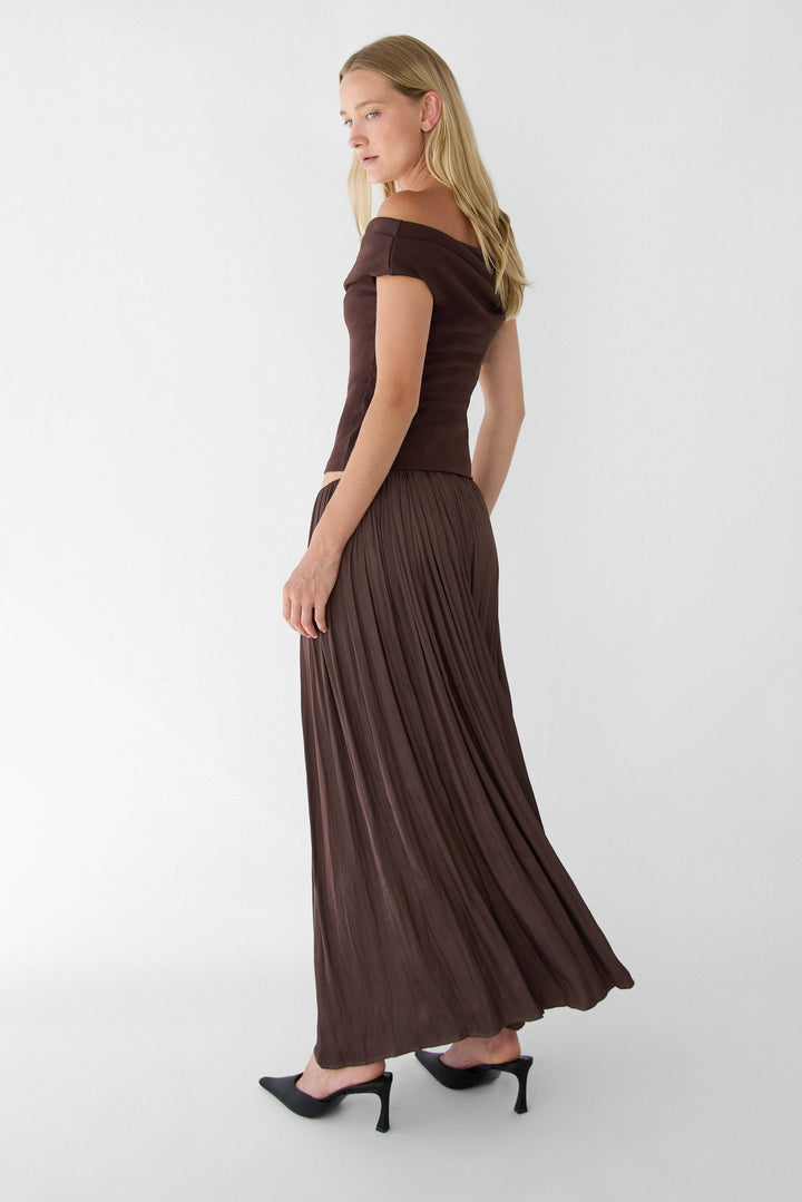 WRINKLE EFFECT MAXI SKIRT in Brown — alternate angle