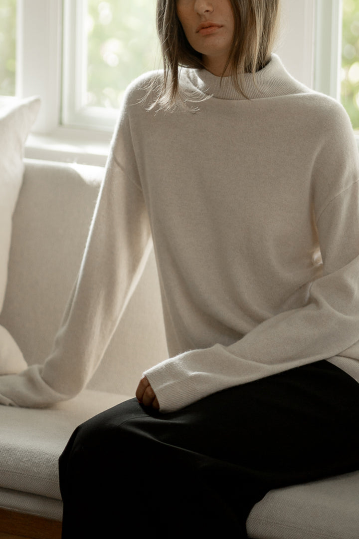 100% CASHMERE TURTLENECK SWEATER