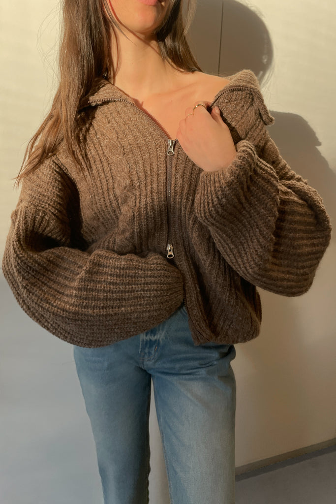 OVERSIZED ZIP UP SWEATER