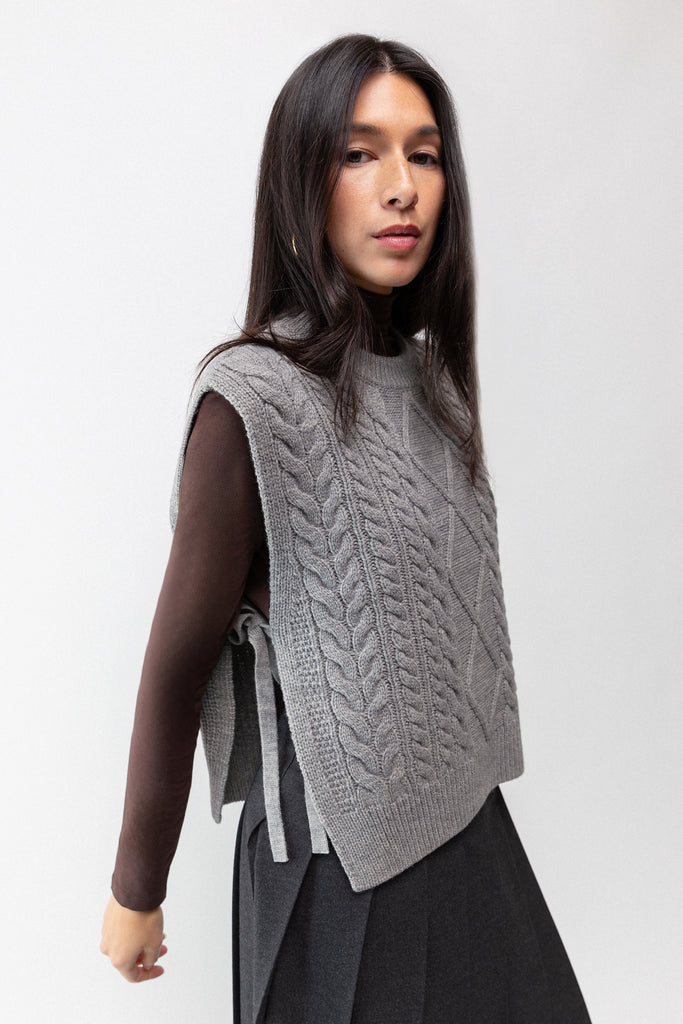 SLEEVELESS CABLE-KNIT VEST WITH TIES - Main Image
