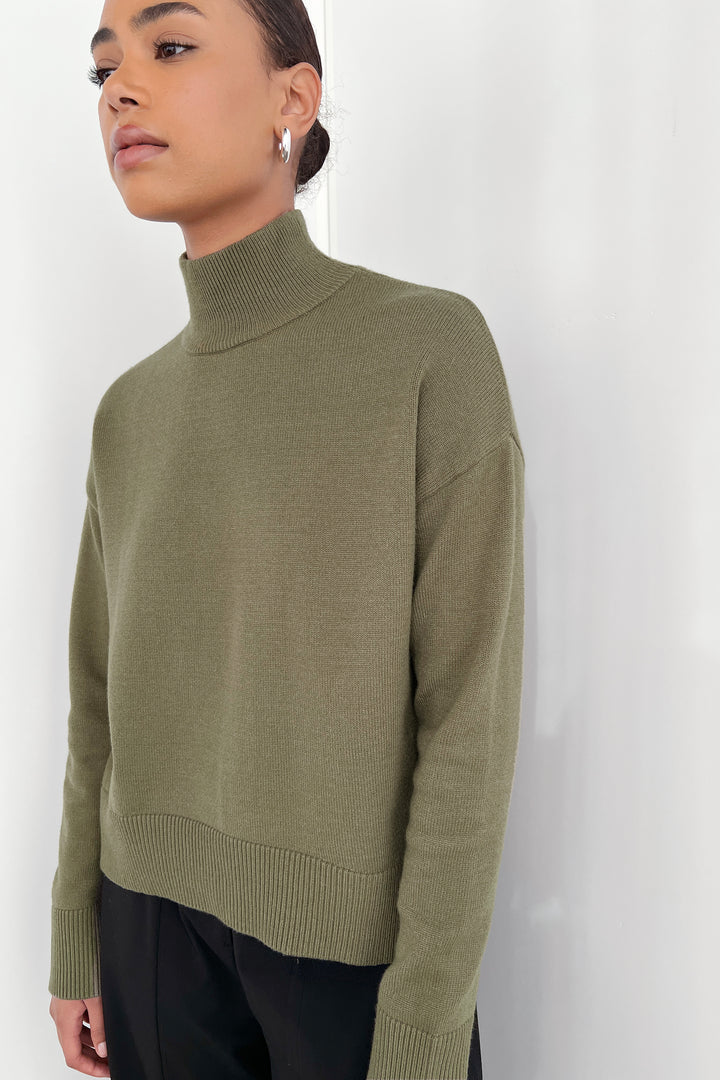 TURTLENECK SWEATER