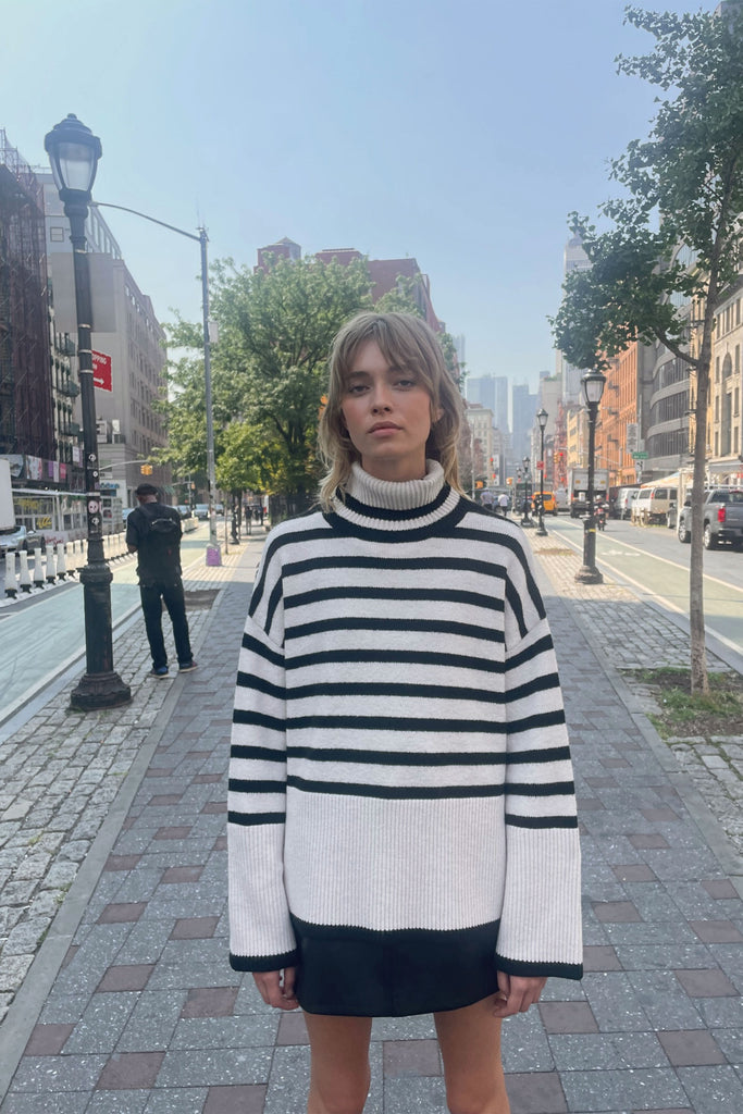 Black striped turtleneck best sale