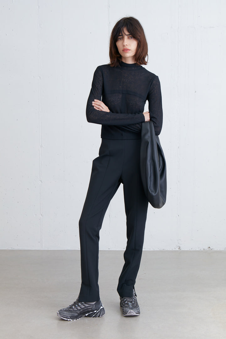 MOCKNECK TOP WITH SEAM DETAILS