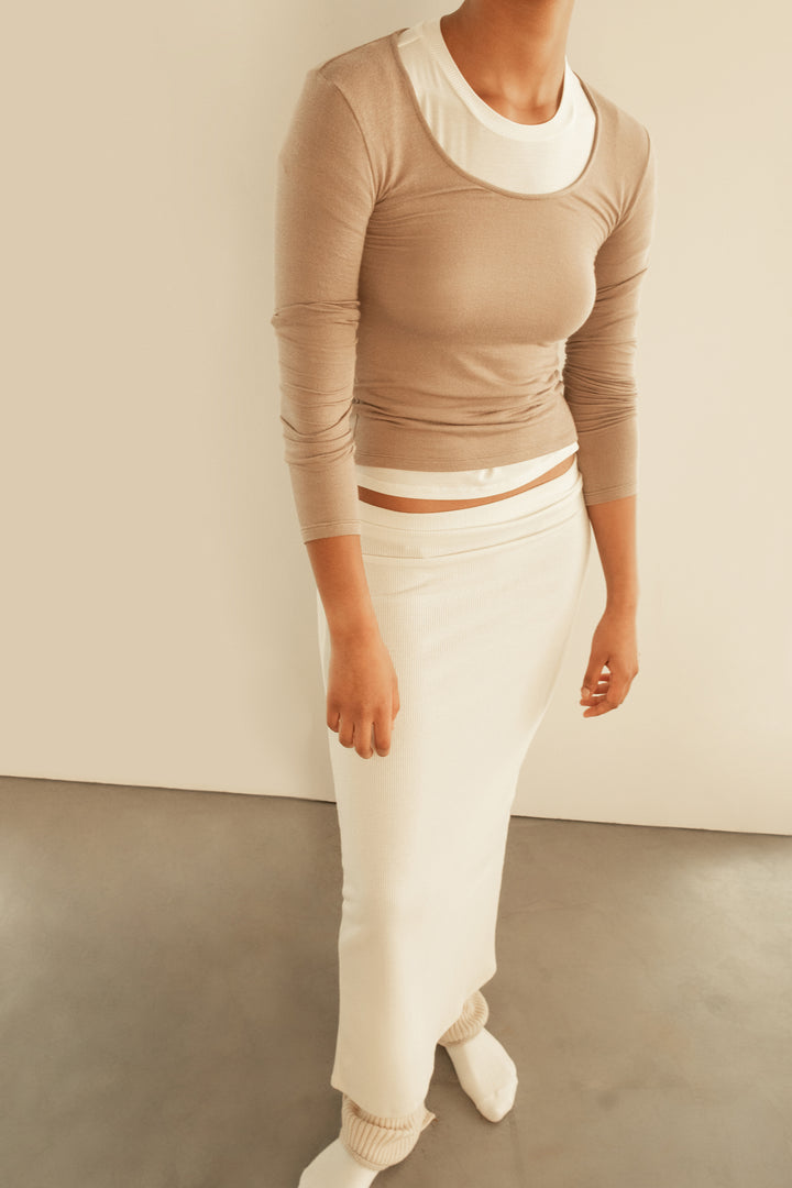 SCOOP NECK LONG SLEEVE TOP