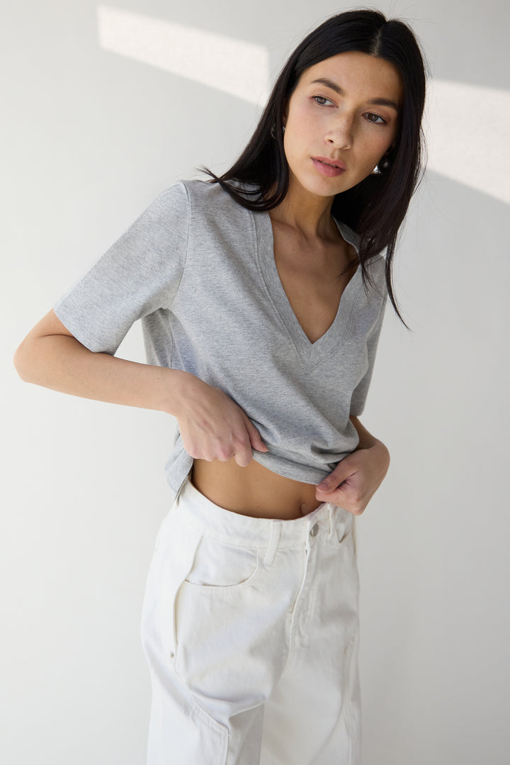 V-NECK T-SHIRT