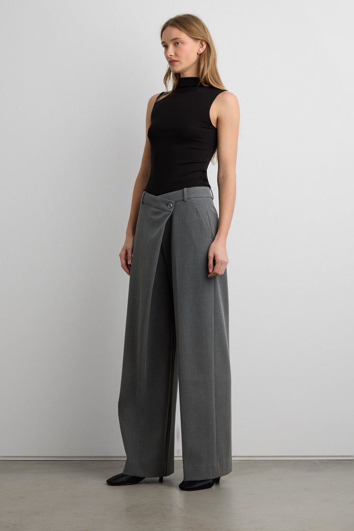 CLOUD MOCKNECK TANK TOP in Black — alternate angle
