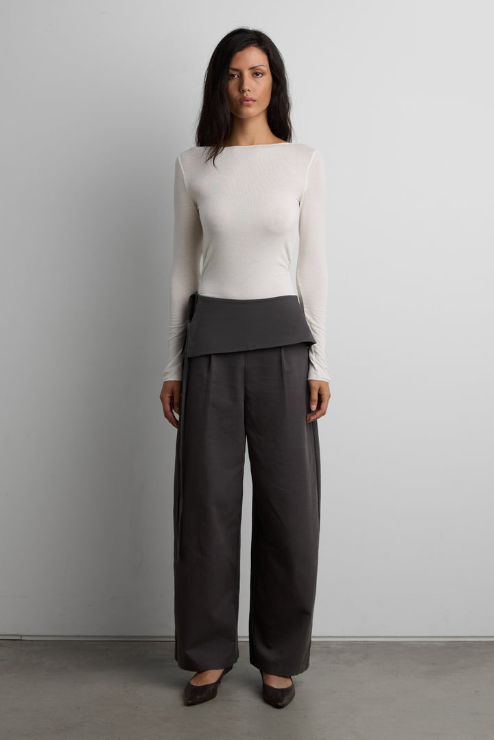 SHEER LIGHTWEIGHT BOAT NECK TOP in Cream — alternate angle