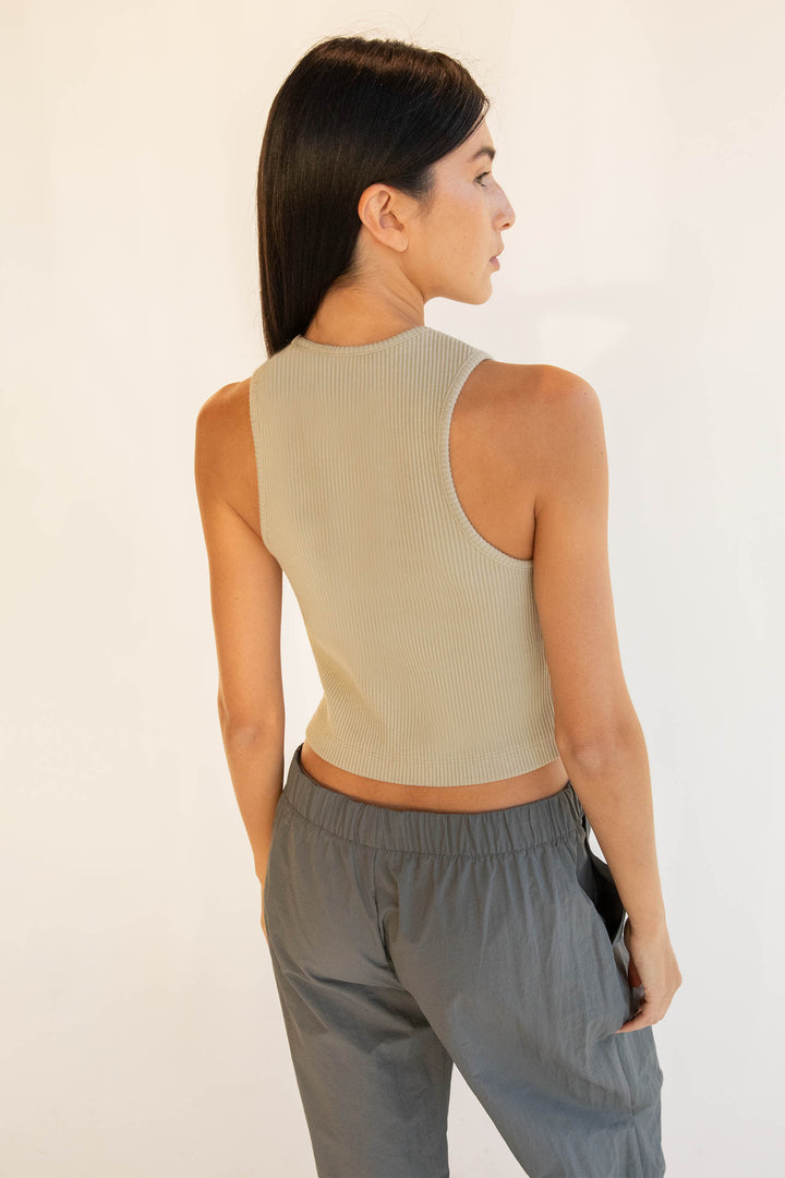 RACERBACK CROPPED TANK